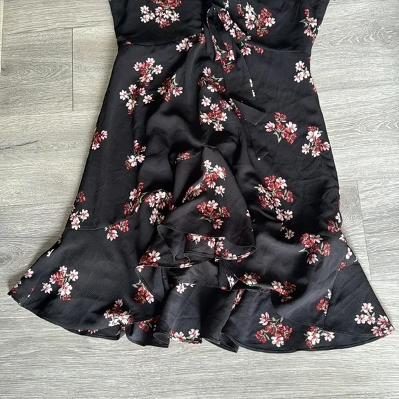 BB Dakota Floral V-Neck Ruffle Flare Swing Mini Dress Size 6 Women’s Fall Dress - Picture 10 of 16